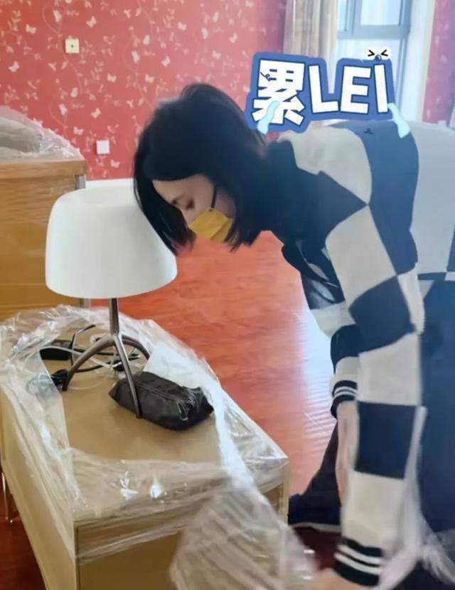 了！3岁女儿大哭不愿搬到老小区水泥房CQ9电子平台网站李亚鹏妻子自曝没钱(图4)