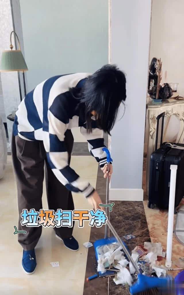 了！3岁女儿大哭不愿搬到老小区水泥房CQ9电子平台网站李亚鹏妻子自曝没钱(图15)