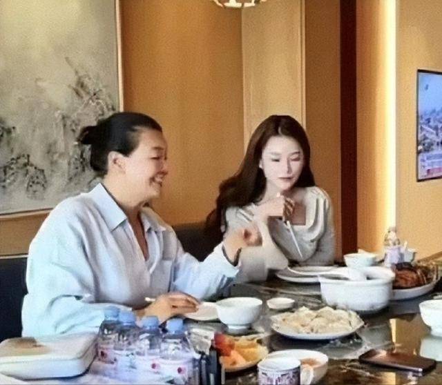 个举动暴露马筱梅地位 小菲全程没好脸色CQ9传奇电子张兰去汪小菲家过冬至一(图5)